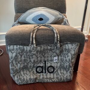 ALO Yoga Gray Tote Bag